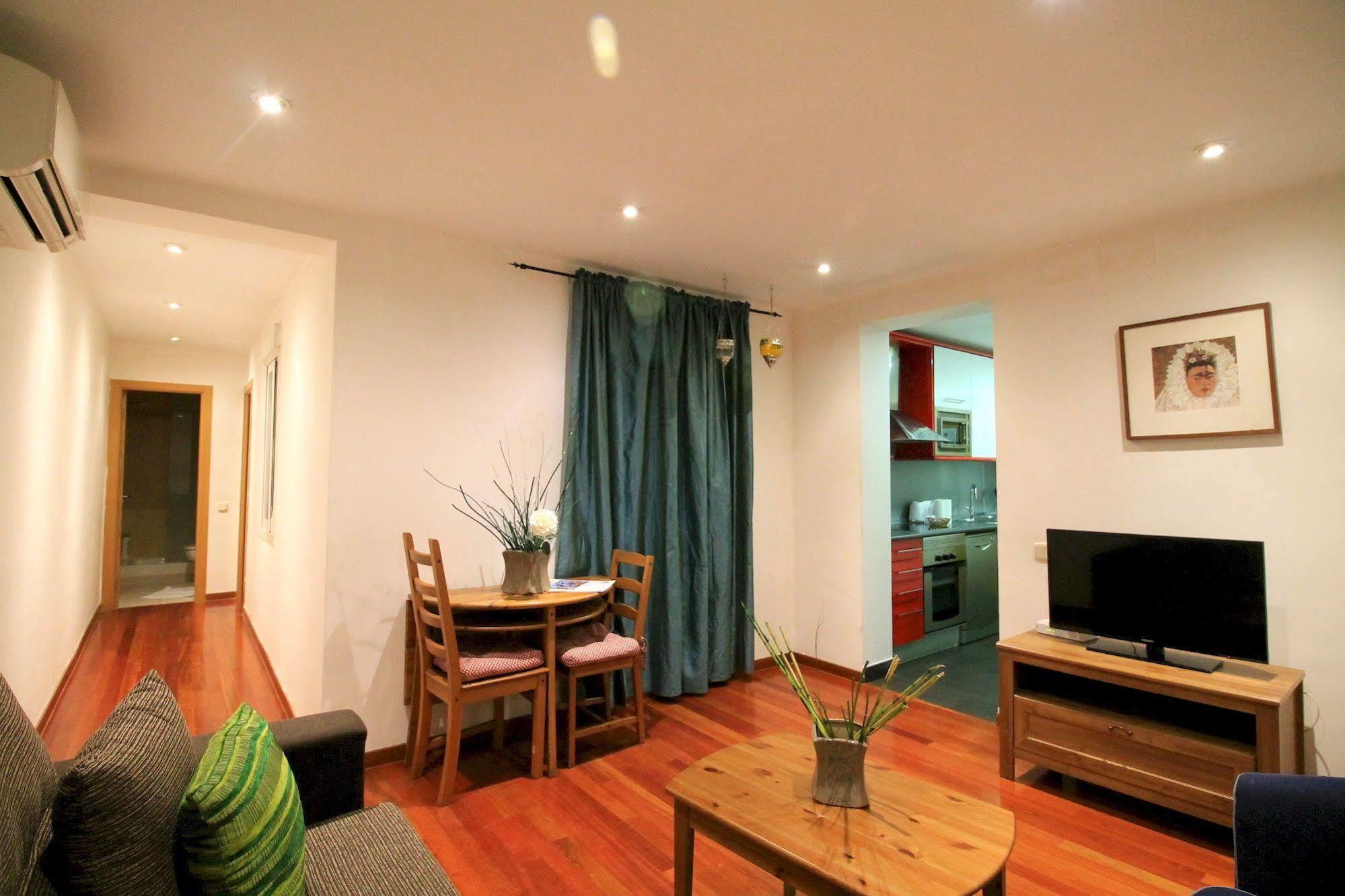 מדריד Prado Apartments מראה חיצוני תמונה