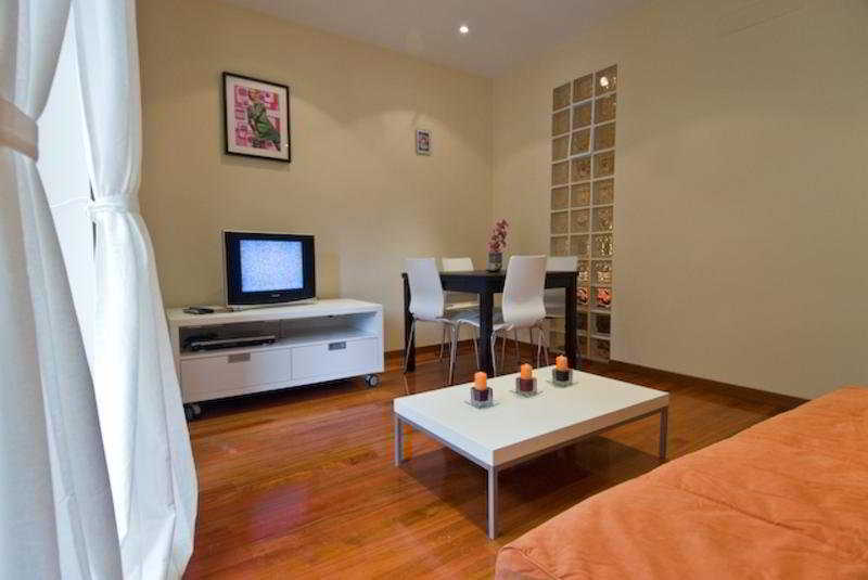 מדריד Prado Apartments מראה חיצוני תמונה